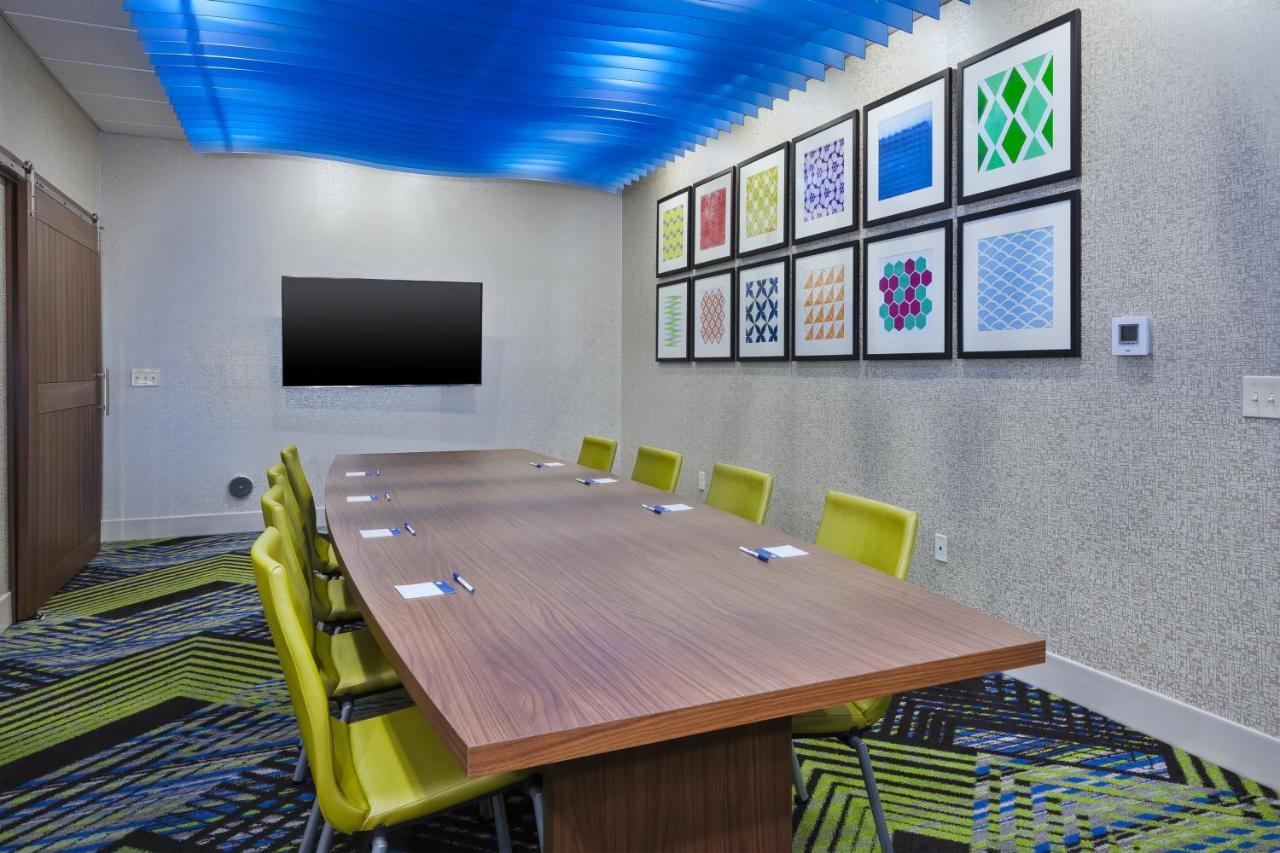 Holiday Inn Express & Suites - Painesville - Concord By Ihg Екстер'єр фото